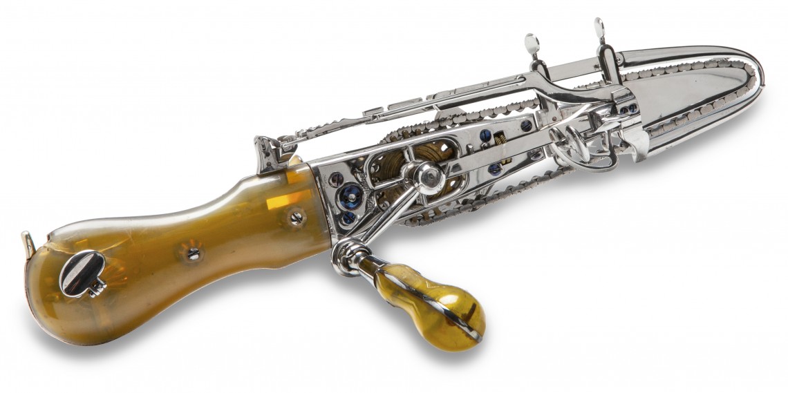 Historisches Originalexponat eines Osteotoms - eines innovativen chirurgischen Instruments für Schädelknochenoperationen